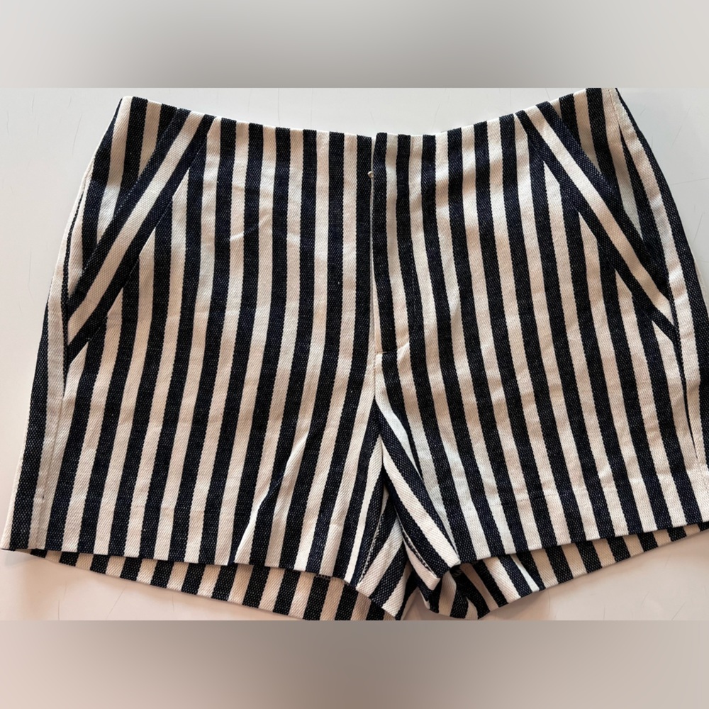 Banana Republic Navy and White Striped Shorts Size 6